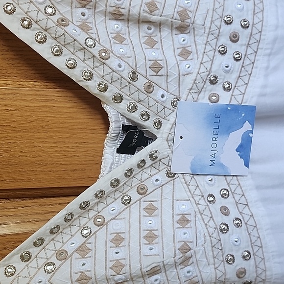 White dress - Picture 1 of 6